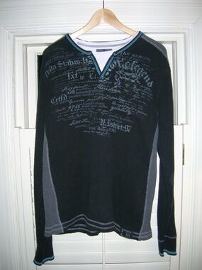 Men's Black V-Neck Graphic Sweater with Contrast Trim